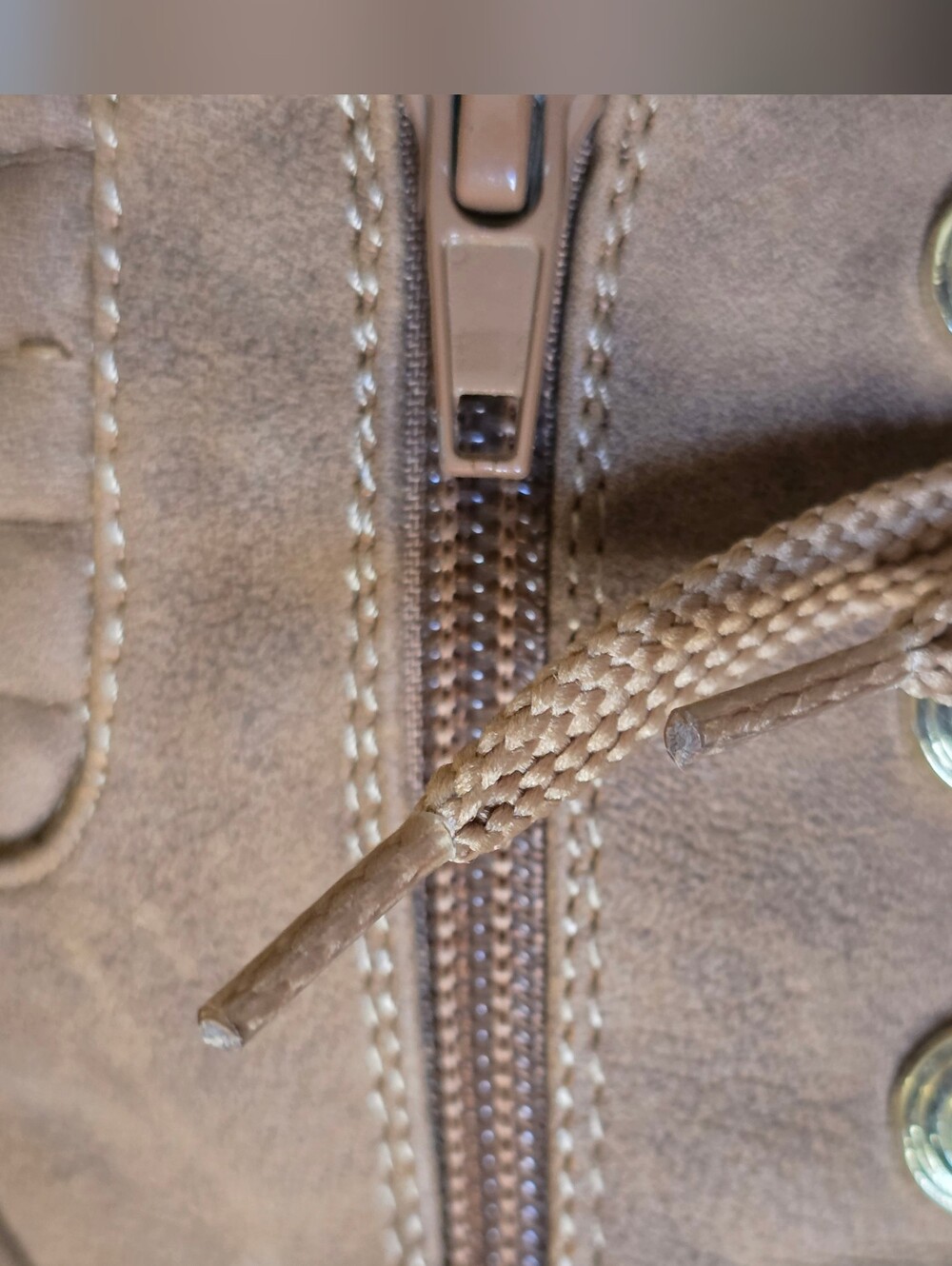 G by Guess Combat Style Lace Up Heeled Boot Size 8 GGJETTI - Picture 3 of 8